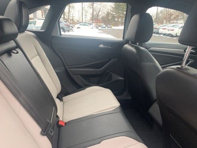 2019 Volkswagen Jetta R-Line