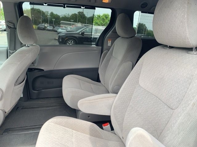 2015 Toyota Sienna LE 7 Passenger