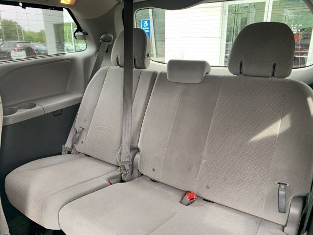 2015 Toyota Sienna LE 7 Passenger