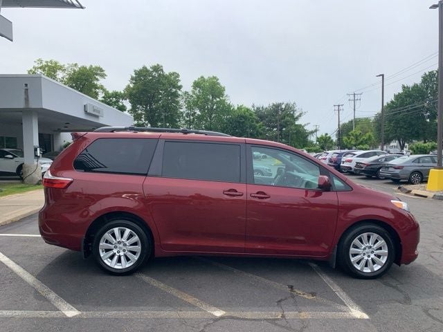 2015 Toyota Sienna LE 7 Passenger