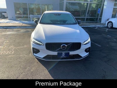 2022 Volvo S60 B5 Momentum