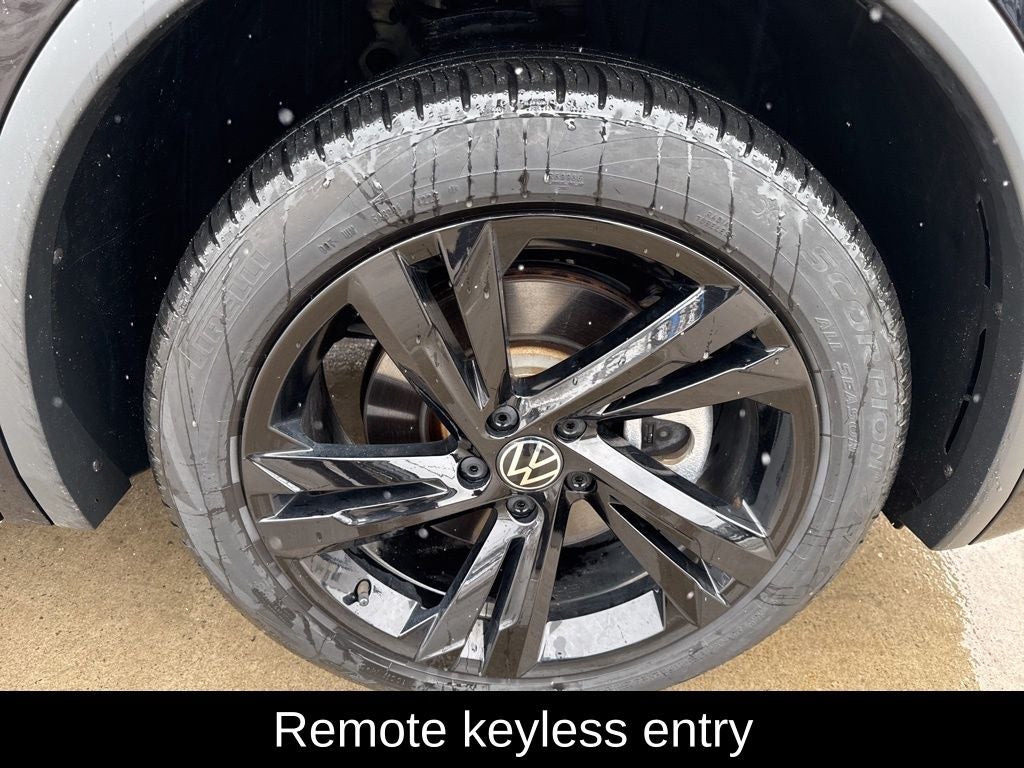 2023 Volkswagen Tiguan 2.0T SE R-Line Black