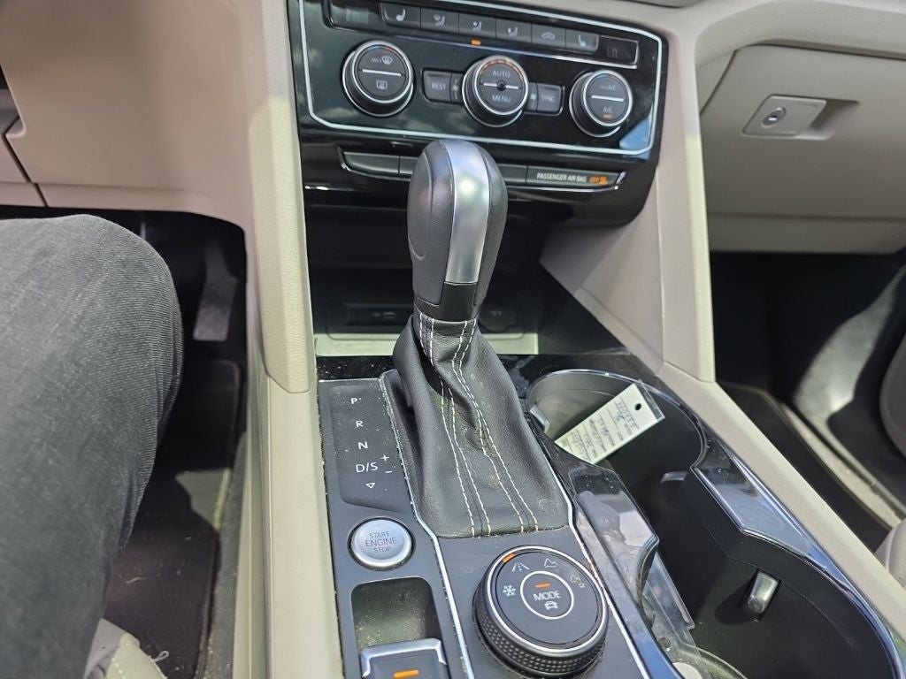 2022 Volkswagen Atlas 3.6L V6 SE w/Technology