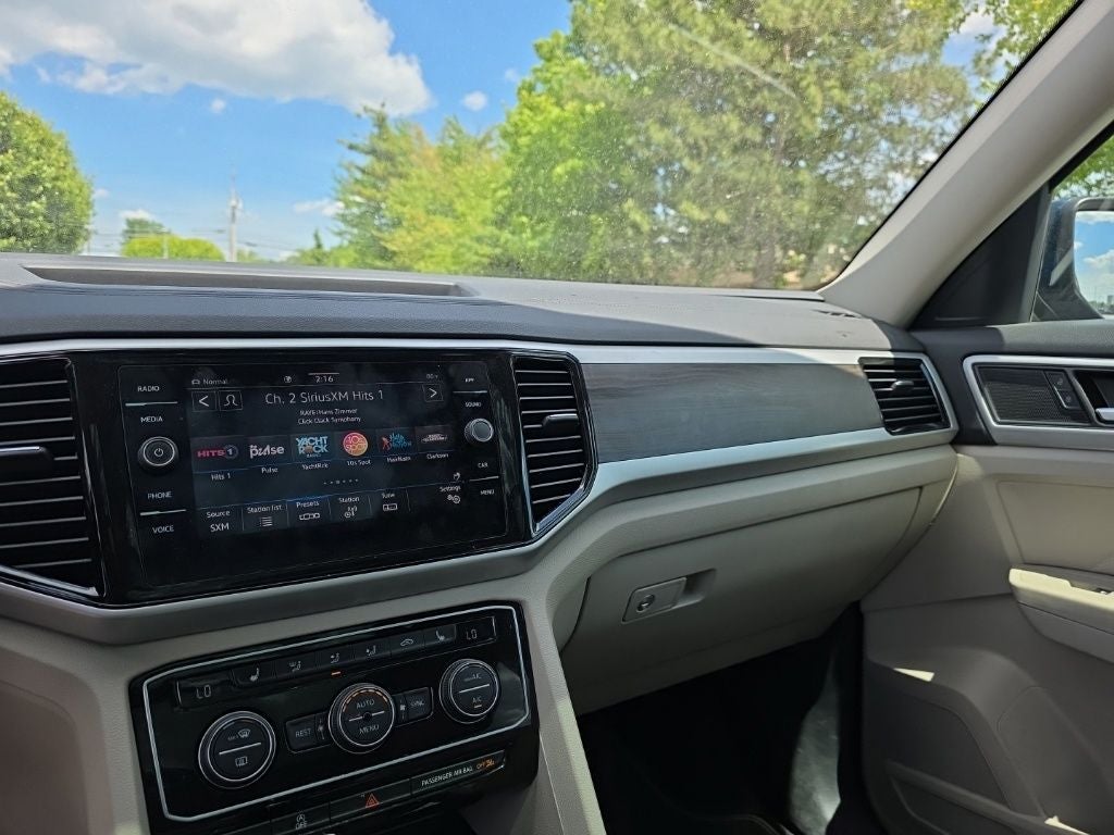 2022 Volkswagen Atlas 3.6L V6 SE w/Technology