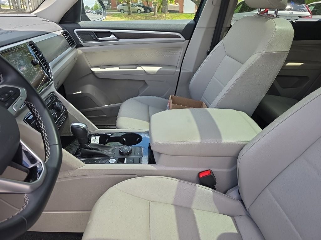 2022 Volkswagen Atlas 3.6L V6 SE w/Technology