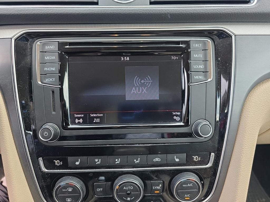 2017 Volkswagen Passat 1.8T R-Line