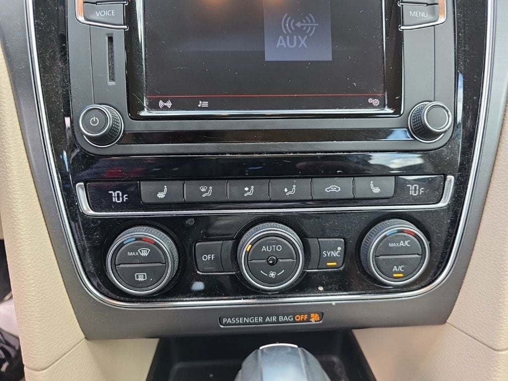 2017 Volkswagen Passat 1.8T R-Line
