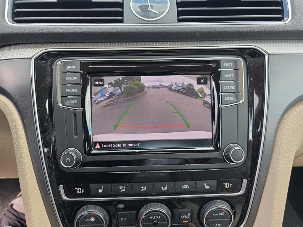 2017 Volkswagen Passat 1.8T R-Line