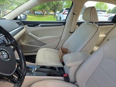2017 Volkswagen Passat 1.8T R-Line
