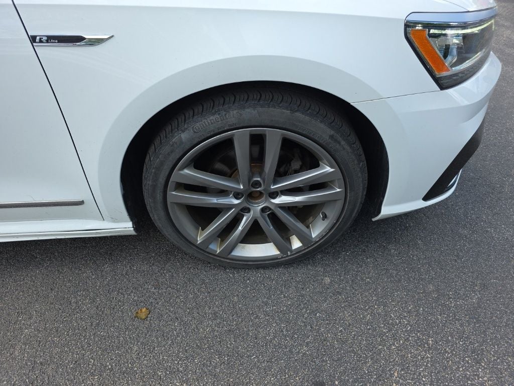 2017 Volkswagen Passat 1.8T R-Line