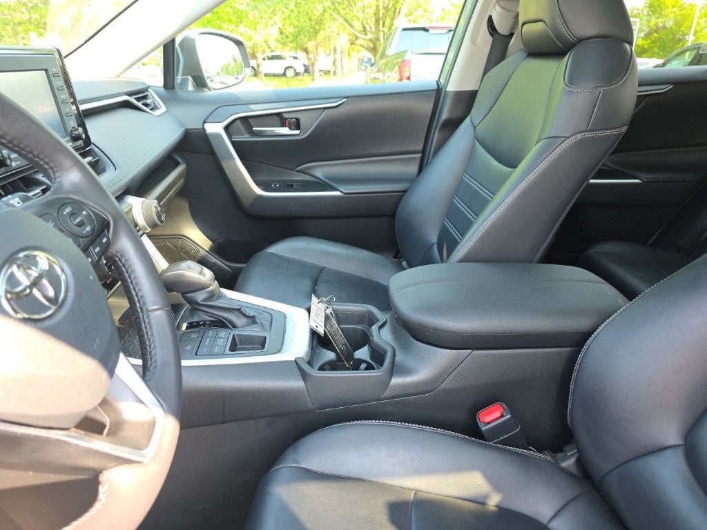 2020 Toyota RAV4 XLE Premium