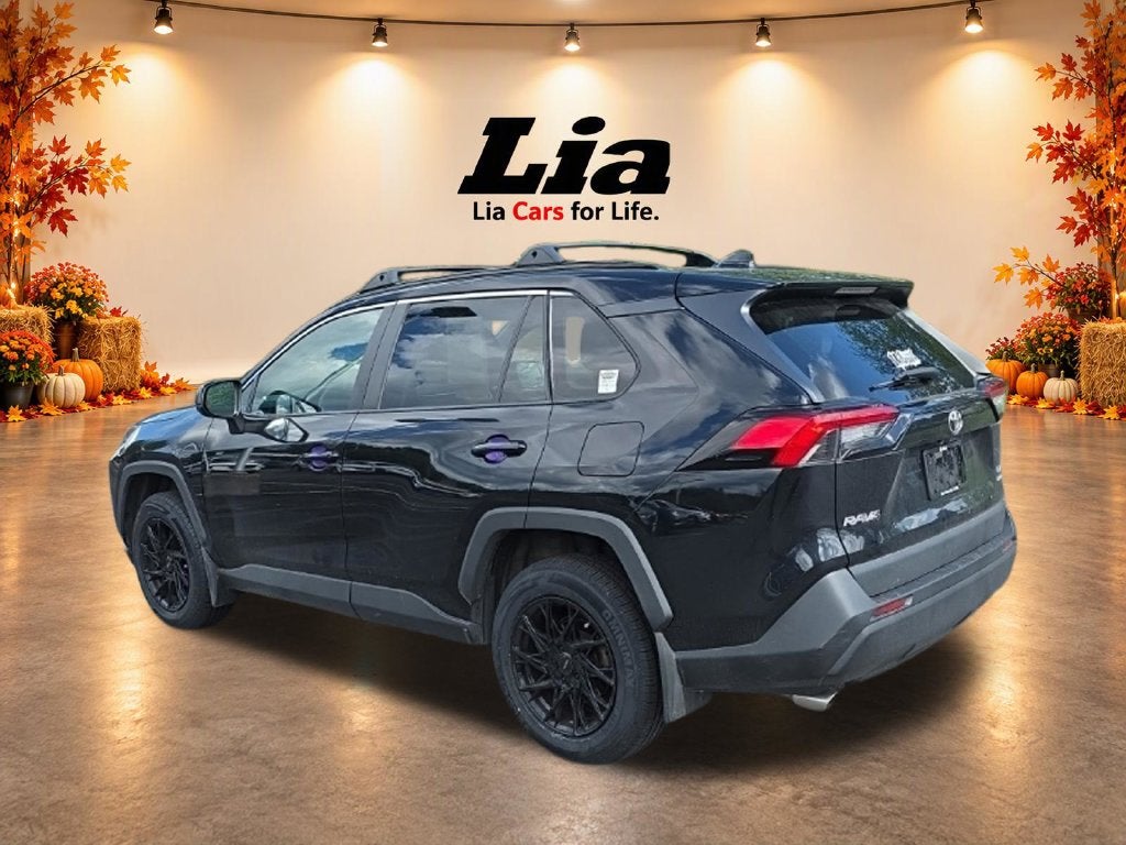 2020 Toyota RAV4 LE