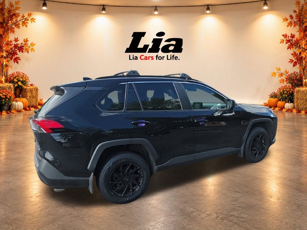 2020 Toyota RAV4 LE