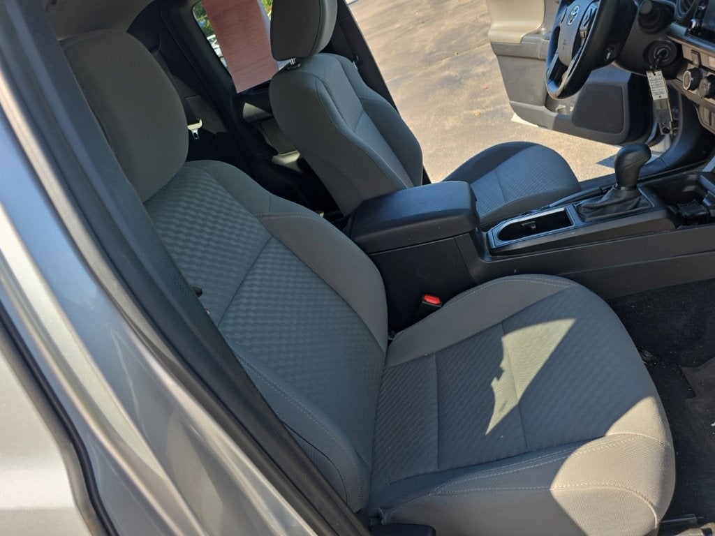 2022 Toyota Tacoma SR V6