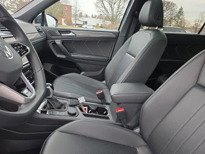 2024 Volkswagen Tiguan 2.0T SE R-Line Black