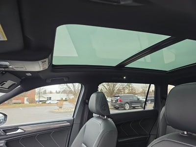 2024 Volkswagen Tiguan 2.0T SE R-Line Black