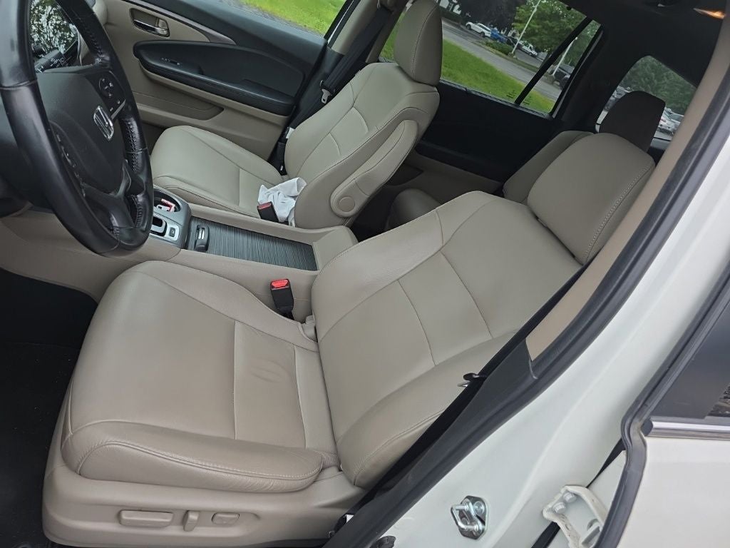 2019 Honda Pilot EX-L w/Navigation and Rear Entertainment System