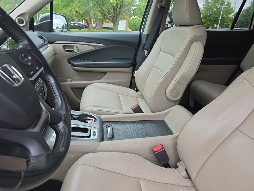 2019 Honda Pilot EX-L w/Navigation and Rear Entertainment System