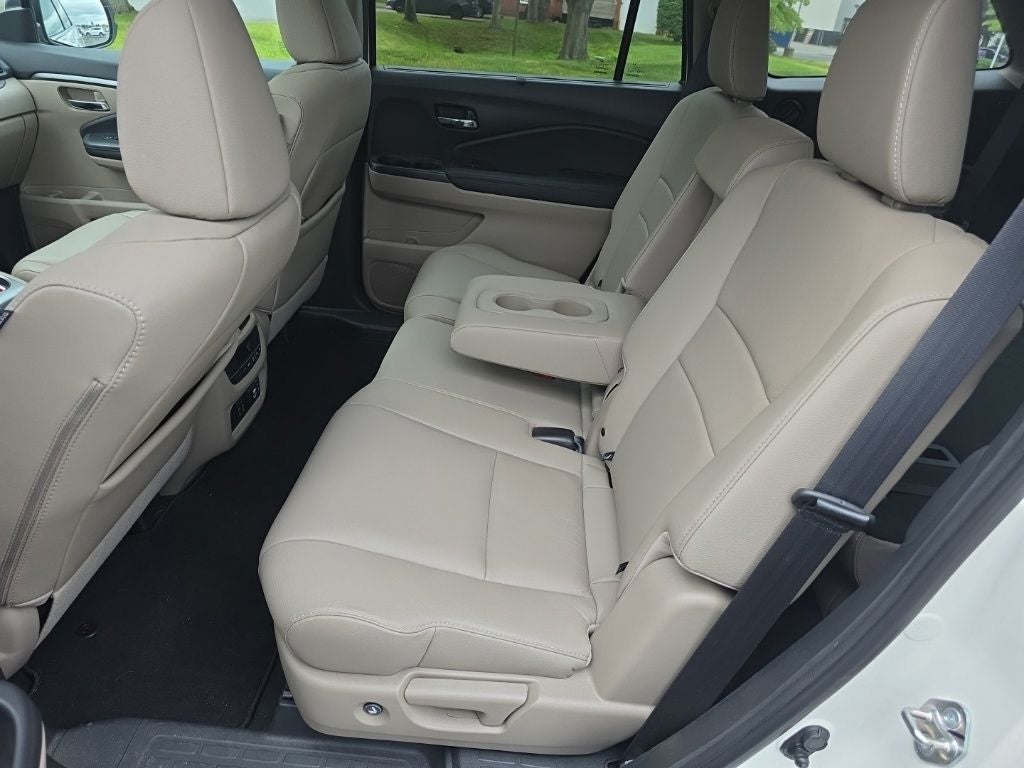 2019 Honda Pilot EX-L w/Navigation and Rear Entertainment System