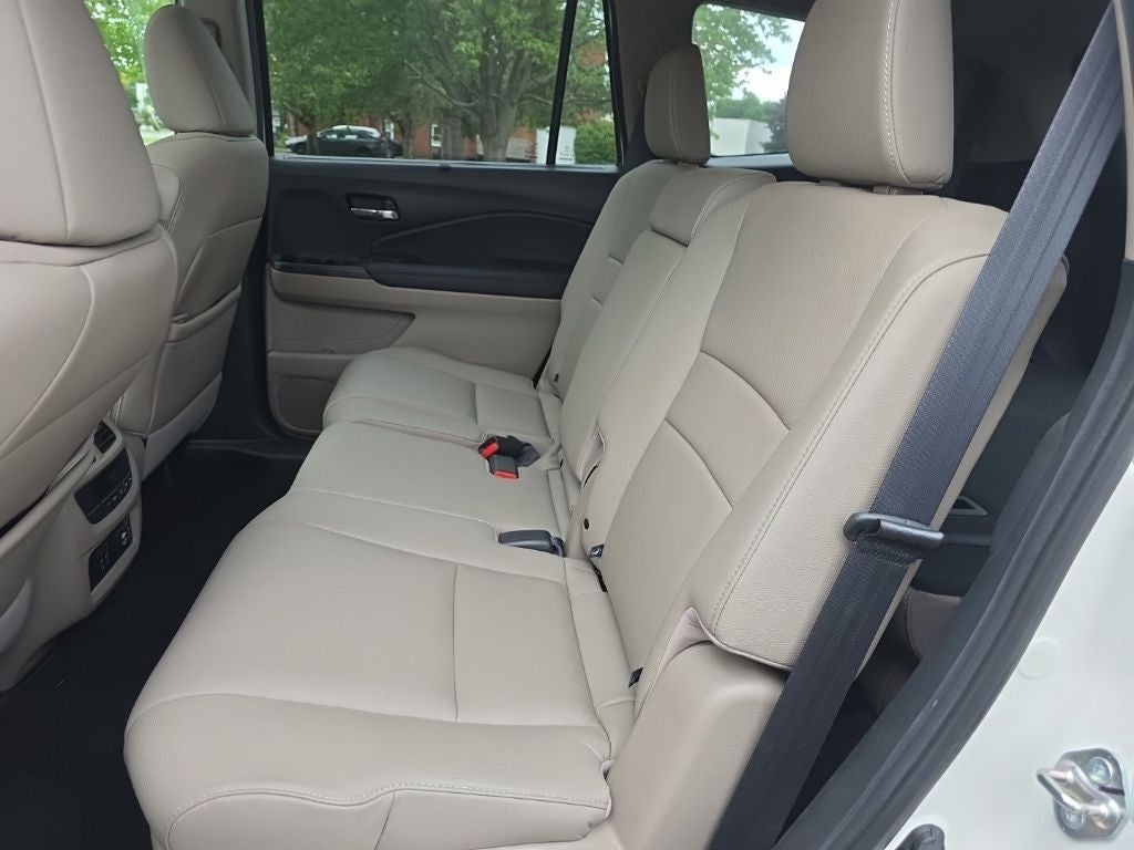 2019 Honda Pilot EX-L w/Navigation and Rear Entertainment System