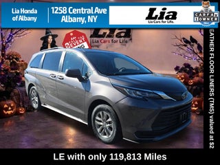 2022 Toyota Sienna LE 8 Passenger