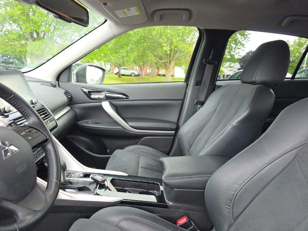 2023 Mitsubishi Eclipse Cross Base