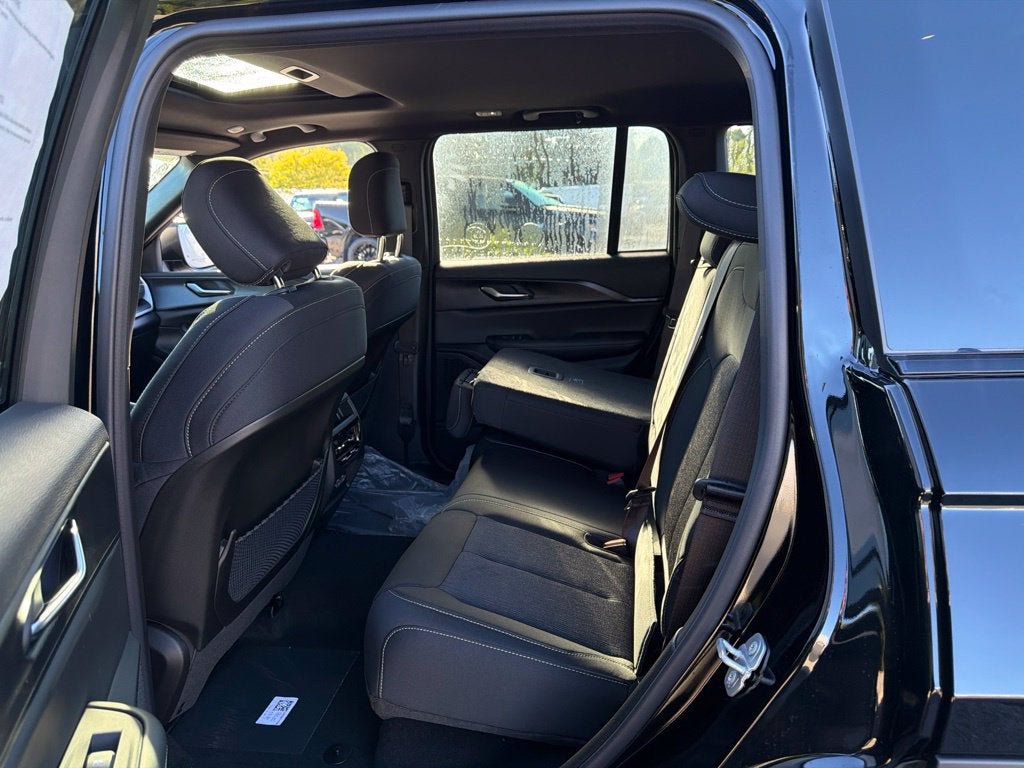 2027 Jeep Grand Cherokee Laredo X
