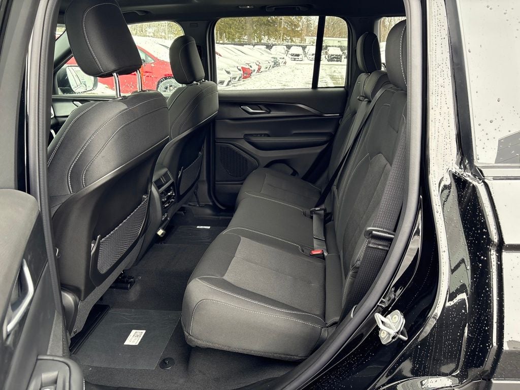 2026 Jeep Grand Cherokee Laredo