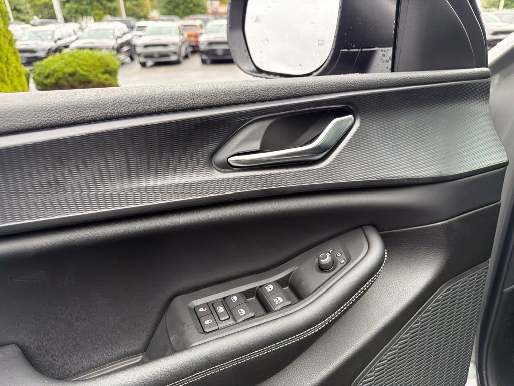 2027 Jeep Grand Cherokee Laredo X
