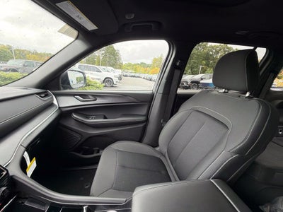 2027 Jeep Grand Cherokee Laredo X
