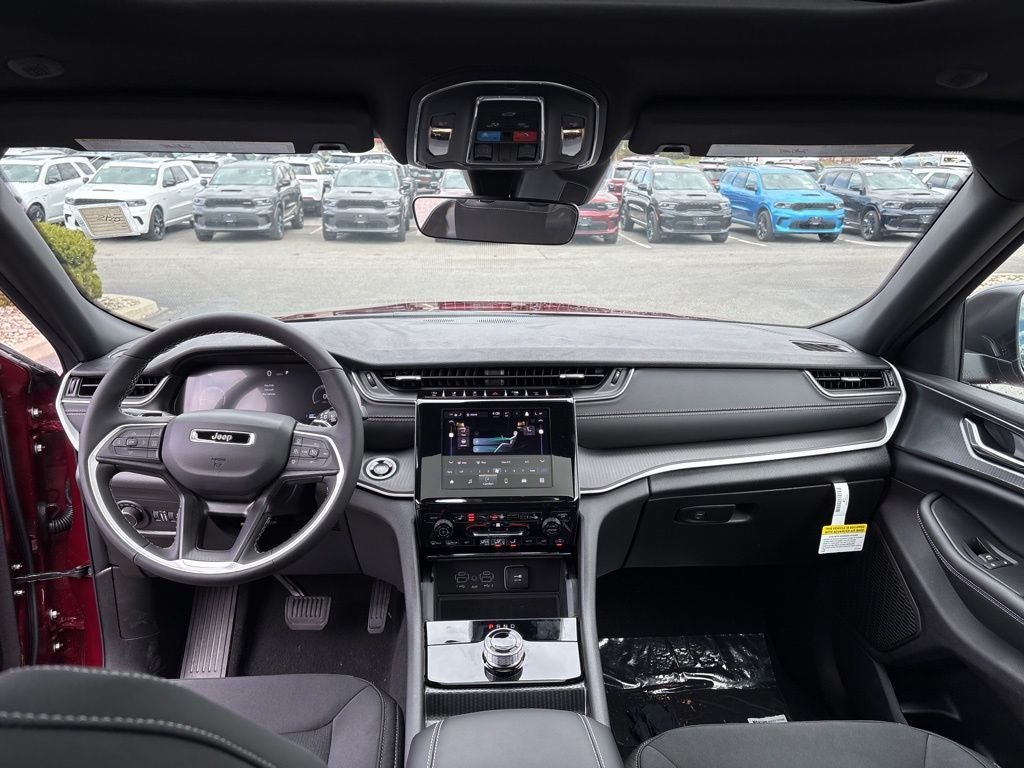 2026 Jeep Grand Cherokee Laredo