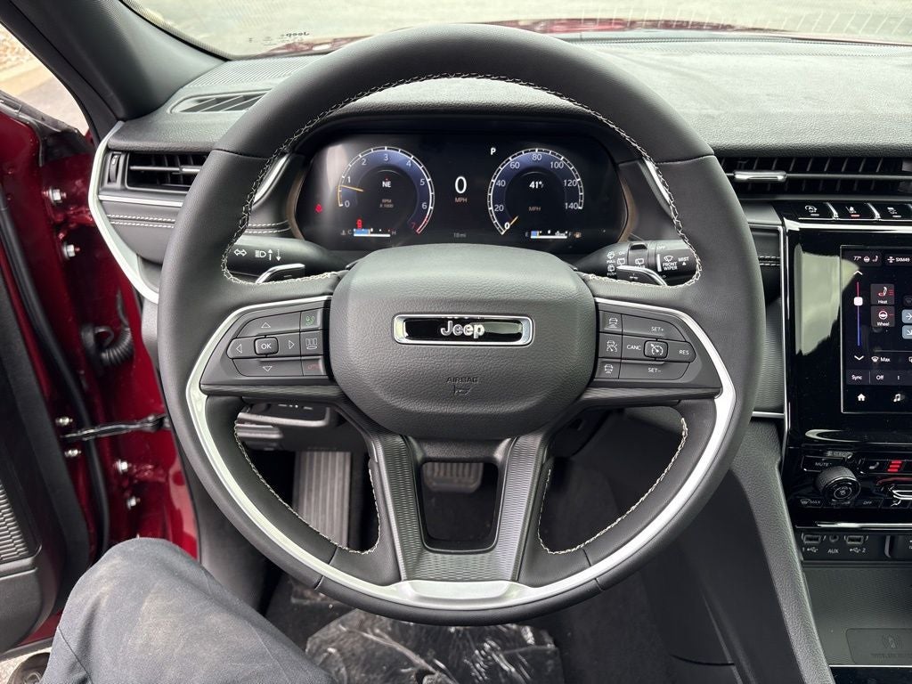 2026 Jeep Grand Cherokee Laredo