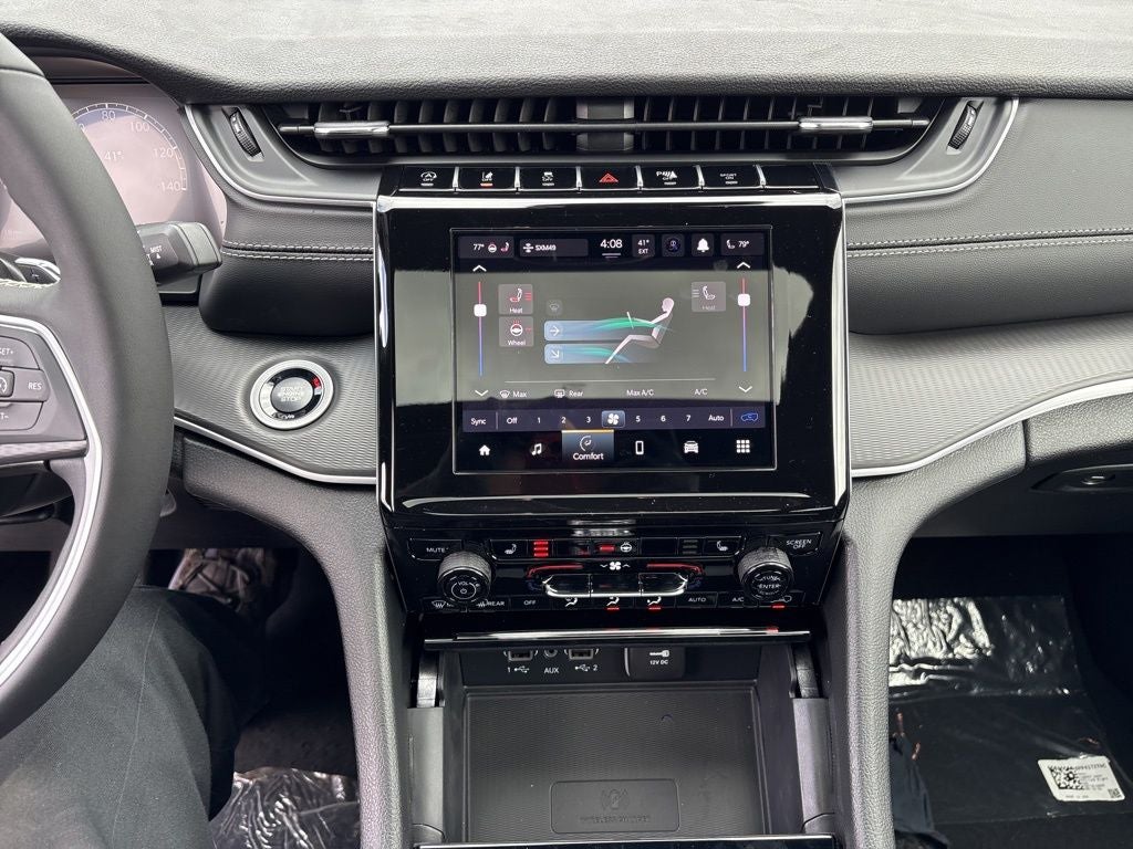 2026 Jeep Grand Cherokee Laredo