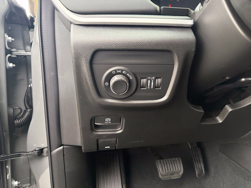 2027 Jeep Grand Cherokee Laredo X