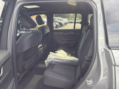 2027 Jeep Grand Cherokee Laredo X