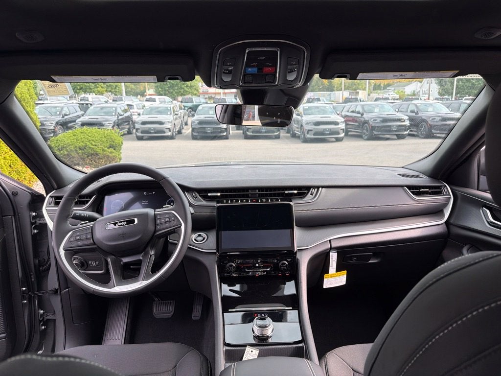 2027 Jeep Grand Cherokee Laredo X
