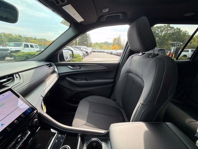 2027 Jeep Grand Cherokee Laredo X