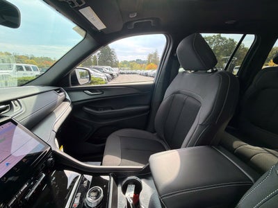 2027 Jeep Grand Cherokee Laredo X