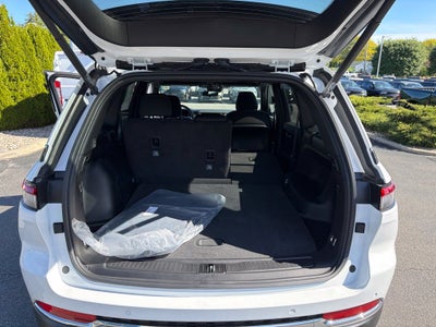 2027 Jeep Grand Cherokee Laredo X