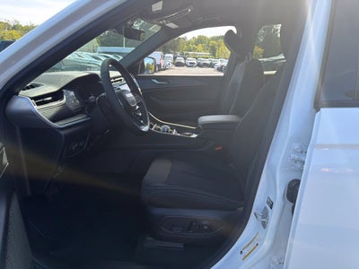 2027 Jeep Grand Cherokee Laredo X