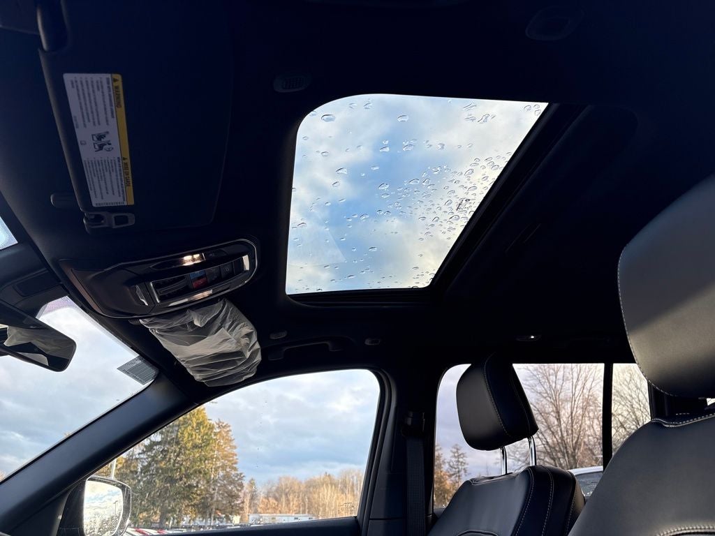 2026 Jeep Grand Cherokee Laredo