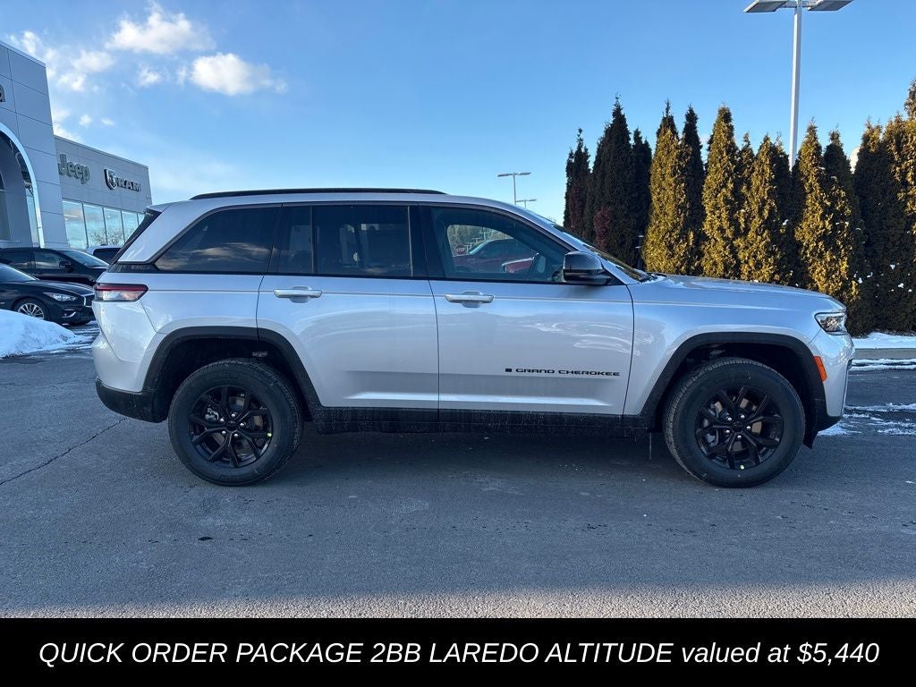 2026 Jeep Grand Cherokee Laredo