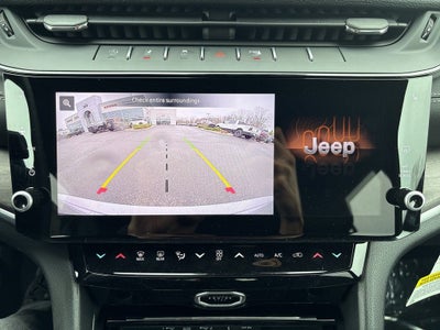 2026 Jeep Grand Cherokee Laredo