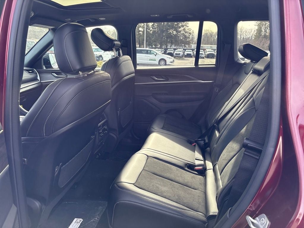 2026 Jeep Grand Cherokee Laredo