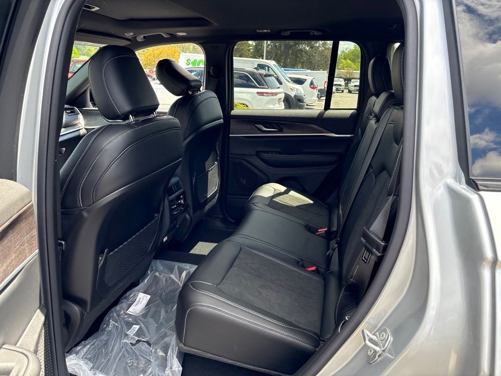 2026 Jeep Grand Cherokee Altitude