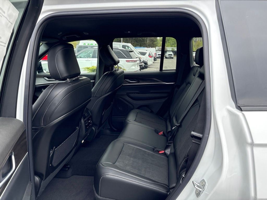2026 Jeep Grand Cherokee Altitude