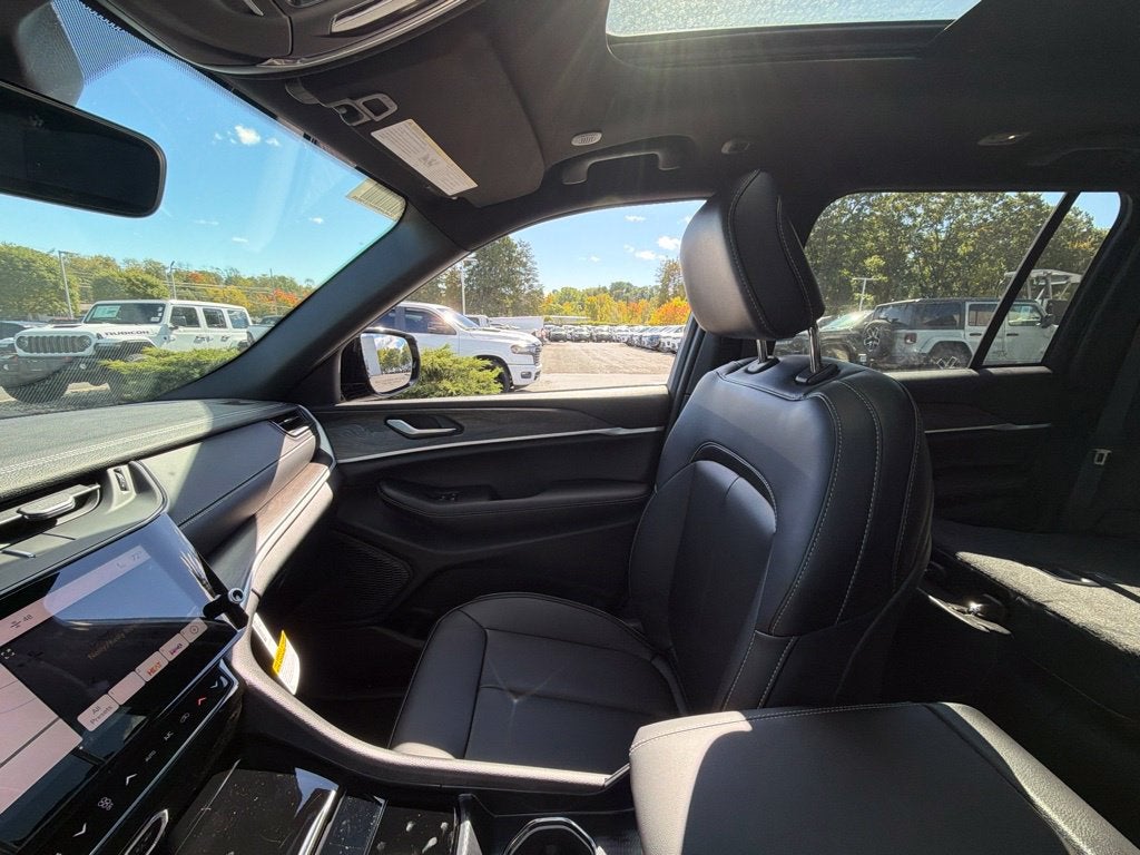 2027 Jeep Grand Cherokee Limited