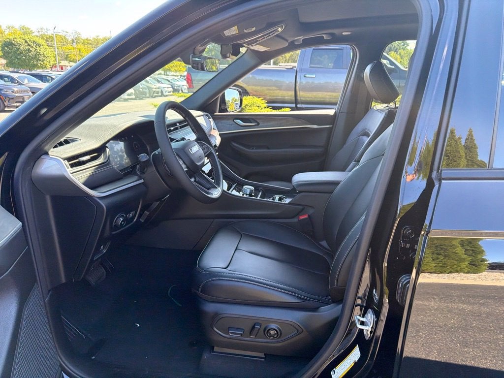 2027 Jeep Grand Cherokee Limited