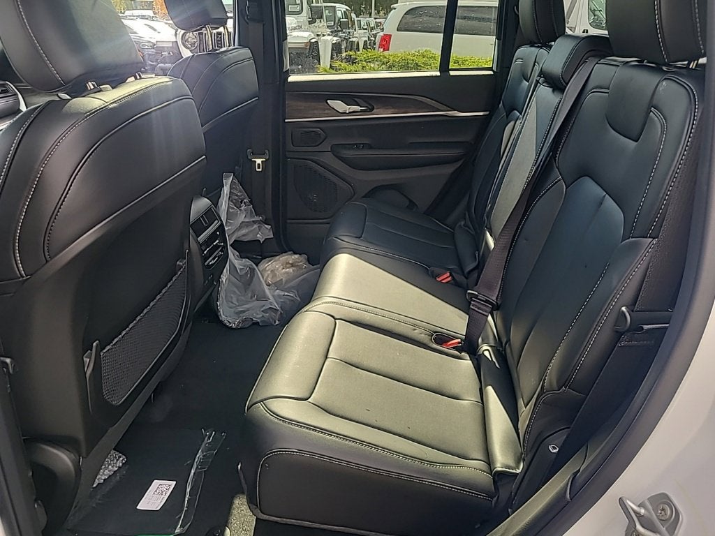 2027 Jeep Grand Cherokee Limited