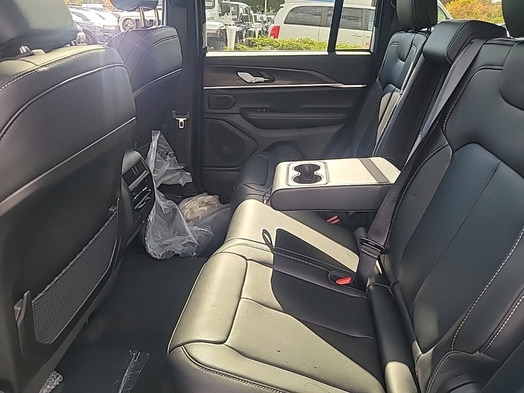 2027 Jeep Grand Cherokee Limited
